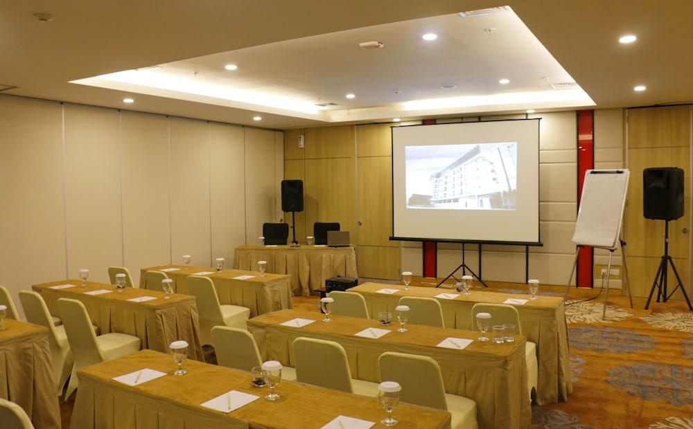 โรงแรมซานติกา เมกา ซิตี้ - เบกาซี เบกาซิ ภายนอก รูปภาพ