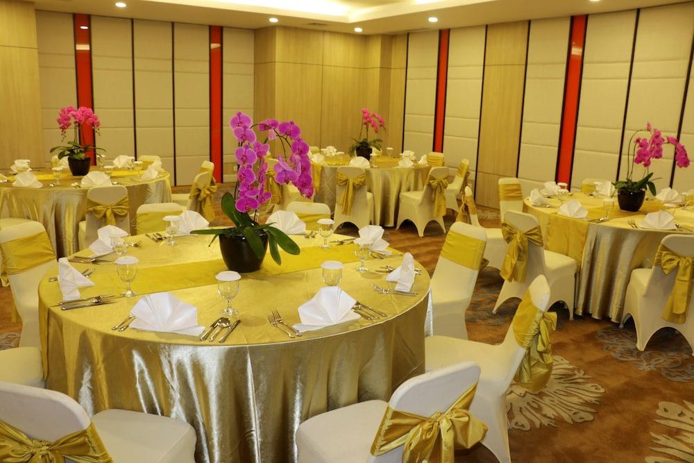 โรงแรมซานติกา เมกา ซิตี้ - เบกาซี เบกาซิ ภายนอก รูปภาพ