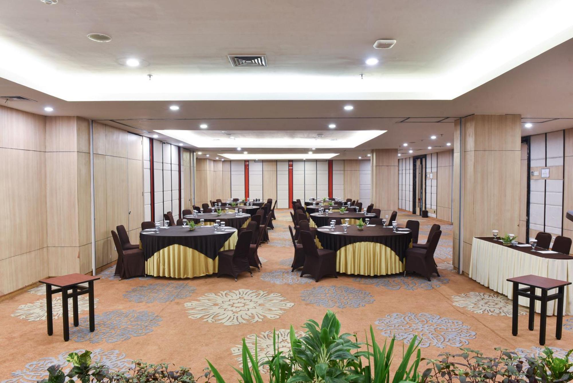 โรงแรมซานติกา เมกา ซิตี้ - เบกาซี เบกาซิ ภายนอก รูปภาพ